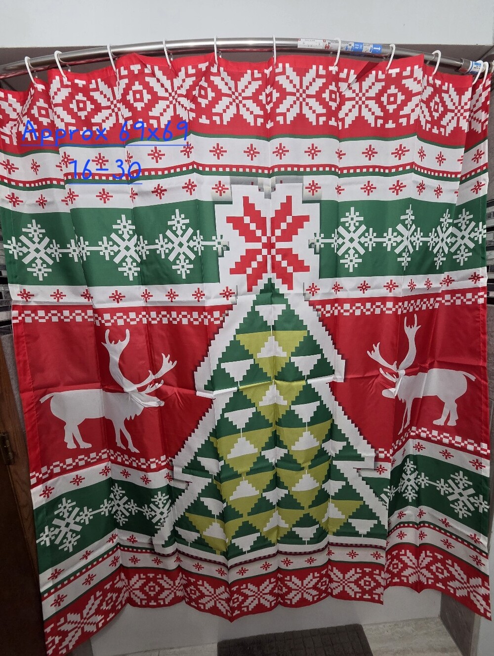 Nwot, Festive Red & Green Christmas Shower Curtain